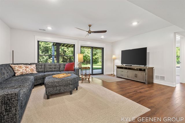 6437 Copperleaf Court 17, Holland, MI 49423