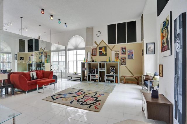 11585 N Quayside Dr, Cooper City, FL 33026