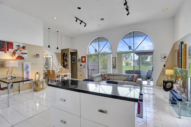 11585 N Quayside Dr, Cooper City, FL 33026