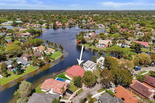 11585 N Quayside Dr, Cooper City, FL 33026