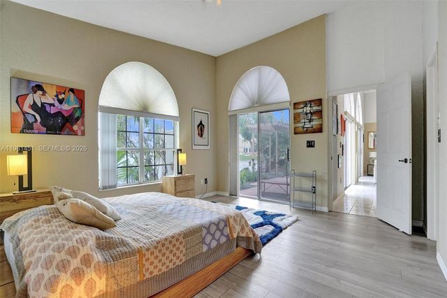 11585 N Quayside Dr, Cooper City, FL 33026