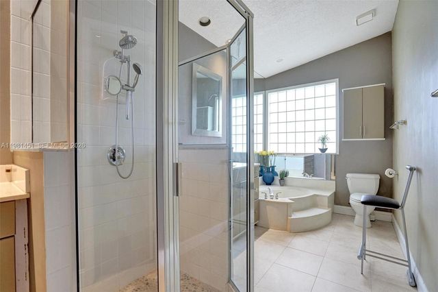 11585 N Quayside Dr, Cooper City, FL 33026