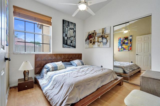 11585 N Quayside Dr, Cooper City, FL 33026