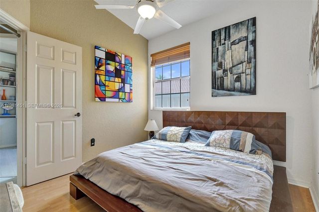 11585 N Quayside Dr, Cooper City, FL 33026