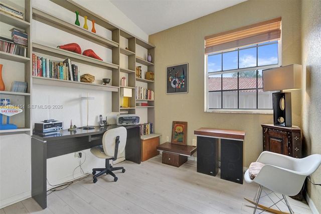 11585 N Quayside Dr, Cooper City, FL 33026