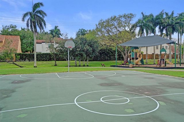 11585 N Quayside Dr, Cooper City, FL 33026