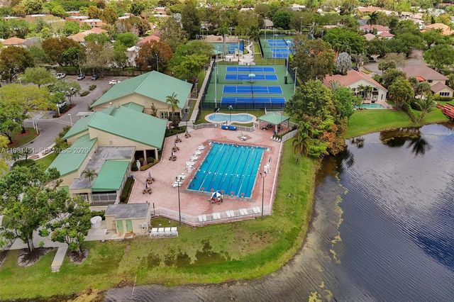 11585 N Quayside Dr, Cooper City, FL 33026