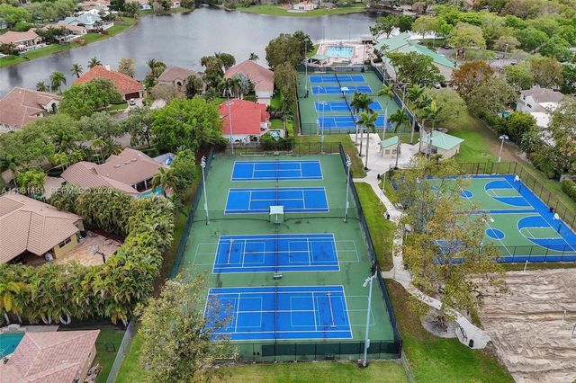 11585 N Quayside Dr, Cooper City, FL 33026