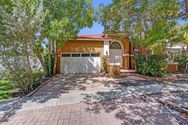 11585 N Quayside Dr, Cooper City, FL 33026