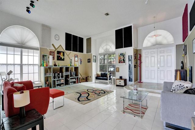 11585 N Quayside Dr, Cooper City, FL 33026