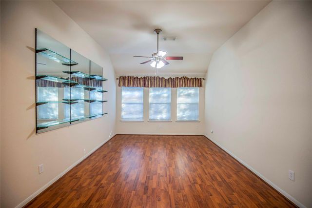 187 Fairwind Trail Dr, Conroe, TX 77385