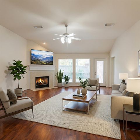 187 Fairwind Trail Dr, Conroe, TX 77385