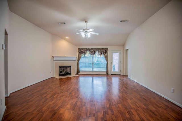 187 Fairwind Trail Dr, Conroe, TX 77385