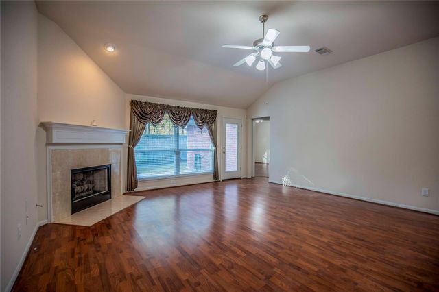 187 Fairwind Trail Dr, Conroe, TX 77385