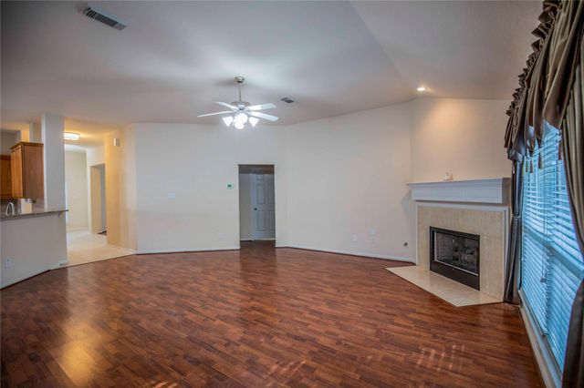 187 Fairwind Trail Dr, Conroe, TX 77385