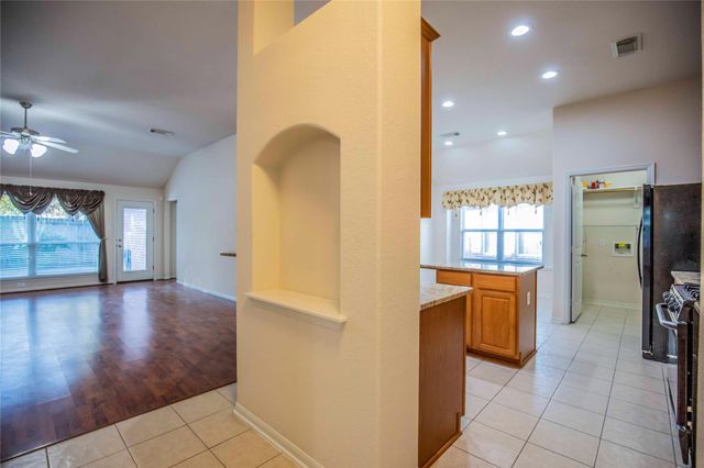 187 Fairwind Trail Dr, Conroe, TX 77385