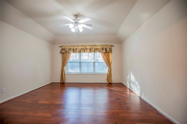 187 Fairwind Trail Dr, Conroe, TX 77385