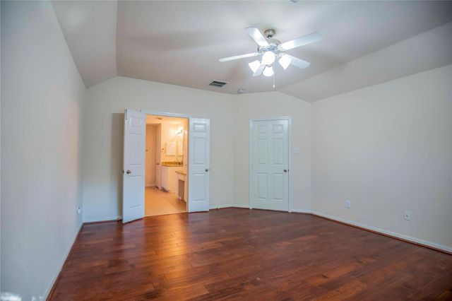 187 Fairwind Trail Dr, Conroe, TX 77385