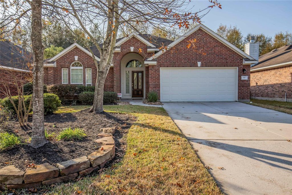 187 Fairwind Trail Dr, Conroe, TX 77385