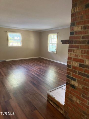 816 Wedgewood Road, Johnson City, TN 37604