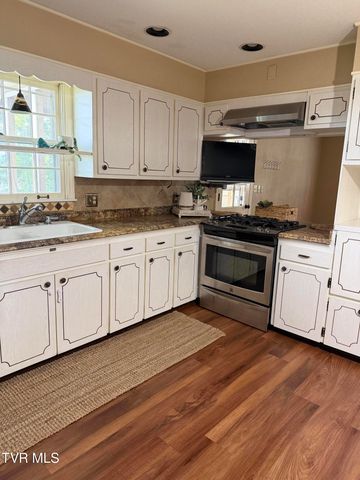 816 Wedgewood Road, Johnson City, TN 37604