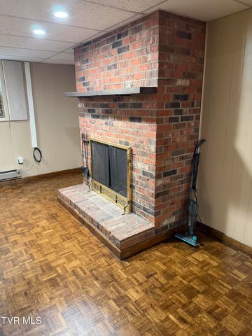 816 Wedgewood Road, Johnson City, TN 37604