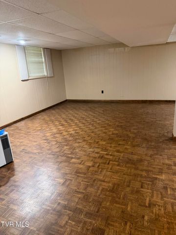 816 Wedgewood Road, Johnson City, TN 37604