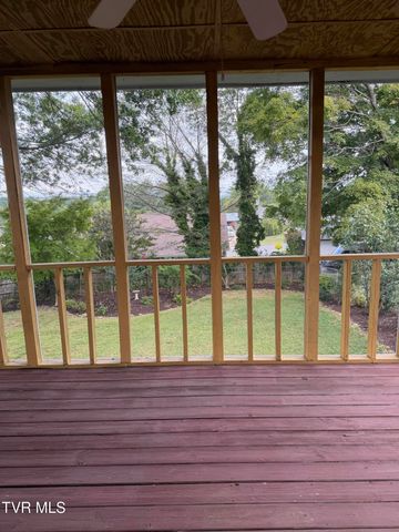 816 Wedgewood Road, Johnson City, TN 37604