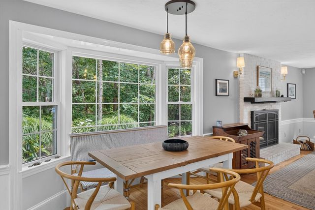 25 Marthas Ln, Harwich, MA 02645