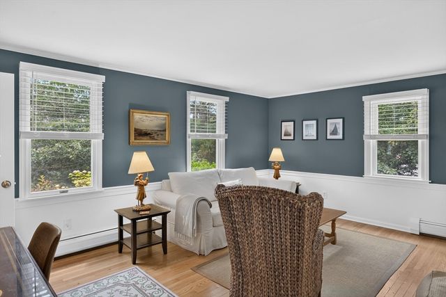 25 Marthas Ln, Harwich, MA 02645