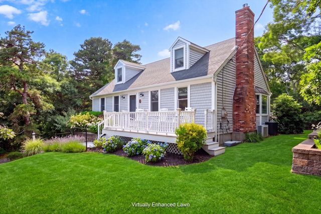 25 Marthas Ln, Harwich, MA 02645