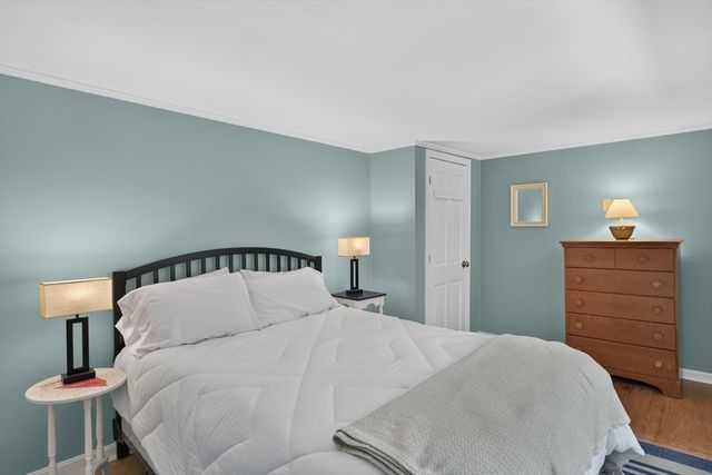 25 Marthas Ln, Harwich, MA 02645