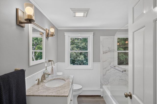 25 Marthas Ln, Harwich, MA 02645
