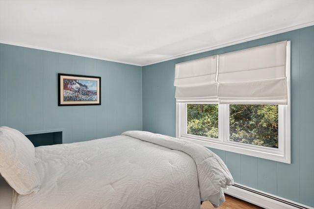 25 Marthas Ln, Harwich, MA 02645