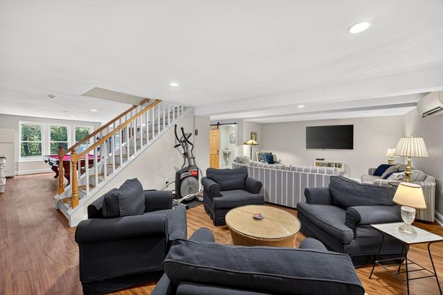 25 Marthas Ln, Harwich, MA 02645
