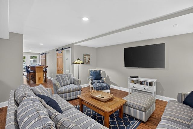 25 Marthas Ln, Harwich, MA 02645