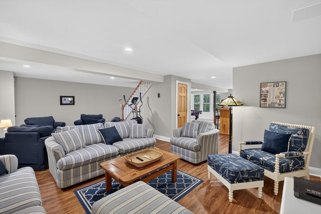 25 Marthas Ln, Harwich, MA 02645