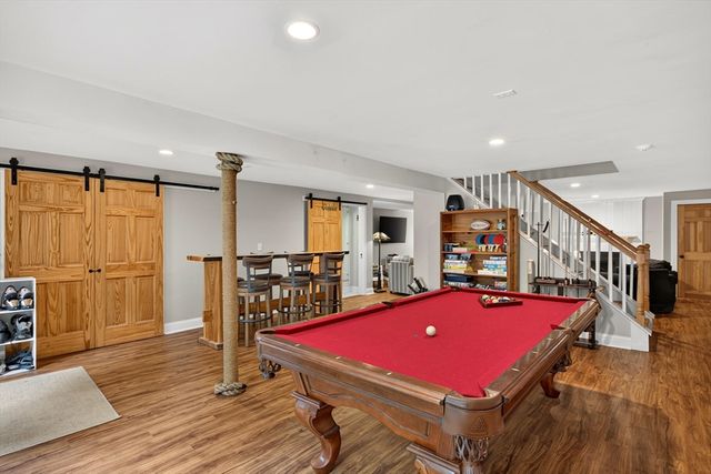 25 Marthas Ln, Harwich, MA 02645