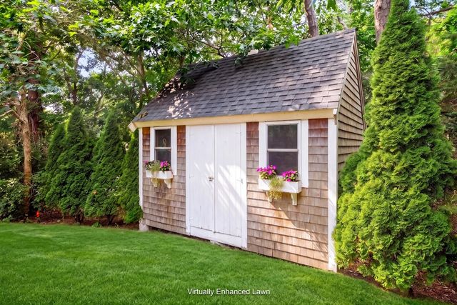25 Marthas Ln, Harwich, MA 02645