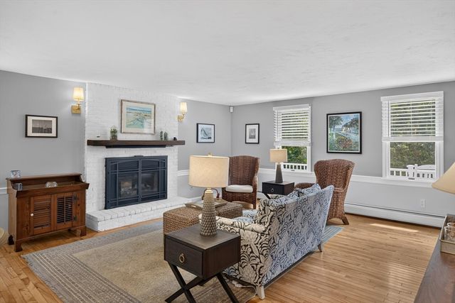 25 Marthas Ln, Harwich, MA 02645