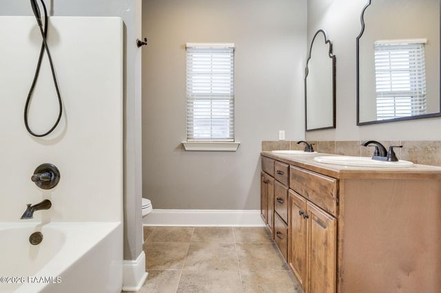 305 Valley View Street, New Iberia, LA 70563