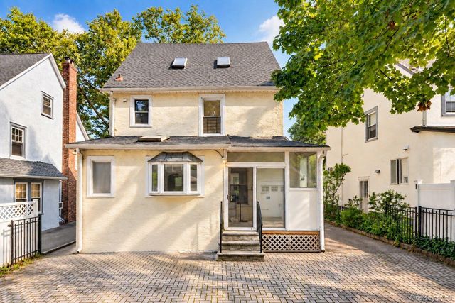 37 Jayson Avenue, Great Neck, NY 11021