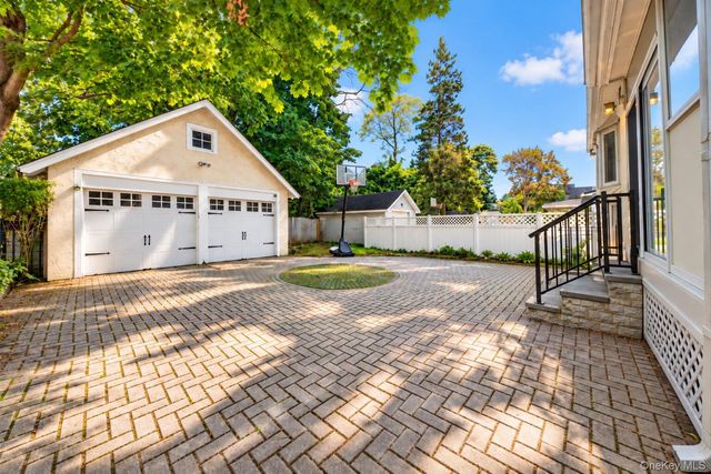 37 Jayson Avenue, Great Neck, NY 11021