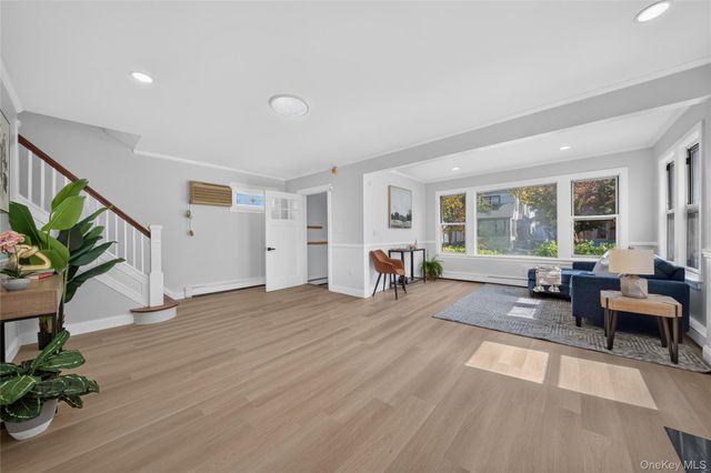 37 Jayson Avenue, Great Neck, NY 11021