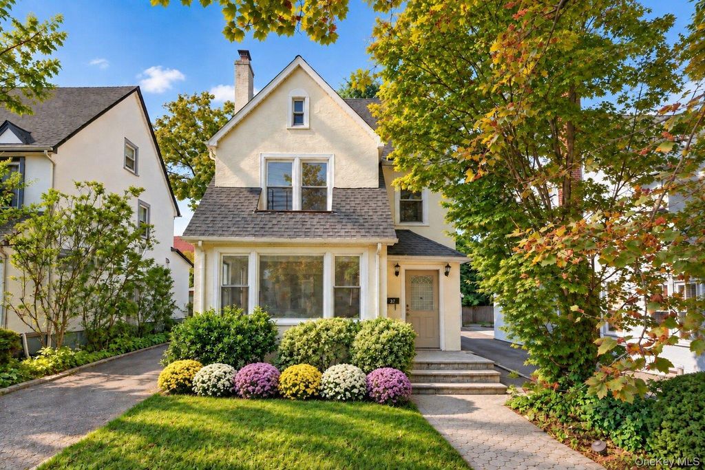37 Jayson Avenue, Great Neck, NY 11021 — exterior