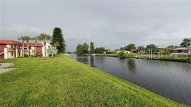 78 BOUNDARY BOULEVARD 192, Rotonda West, FL 33947