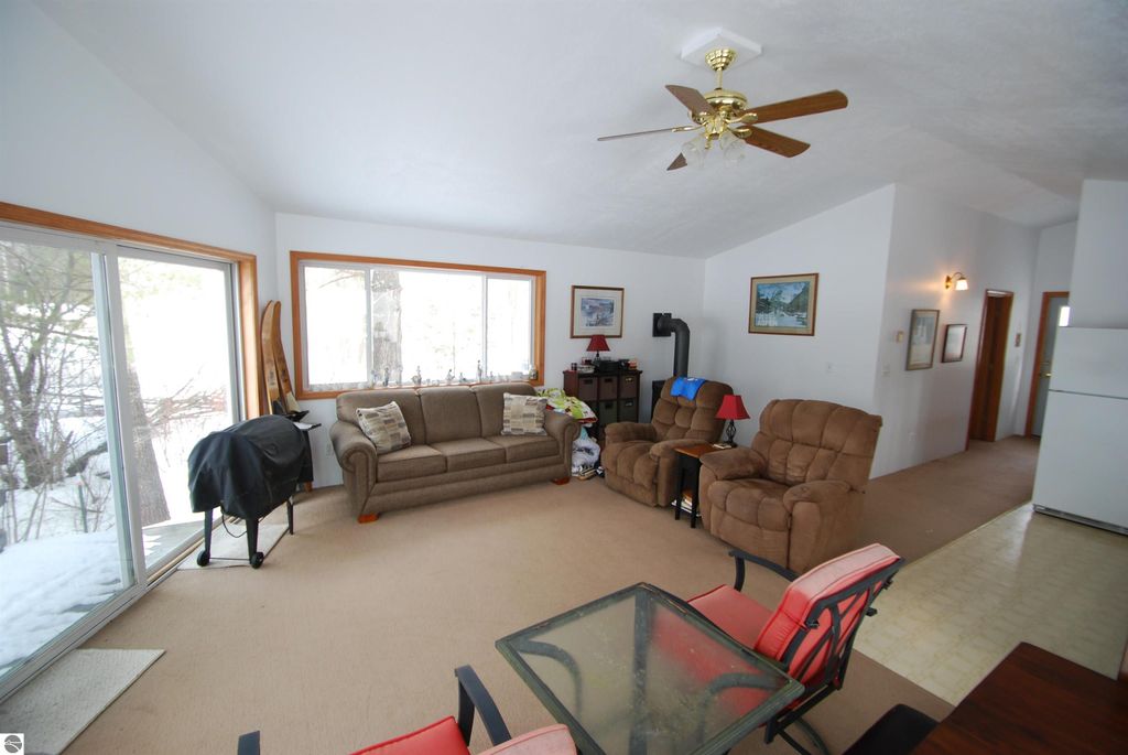 Image 11 of property listing at 2745 Horseshoe Lake Road, West Branch, MI 48661