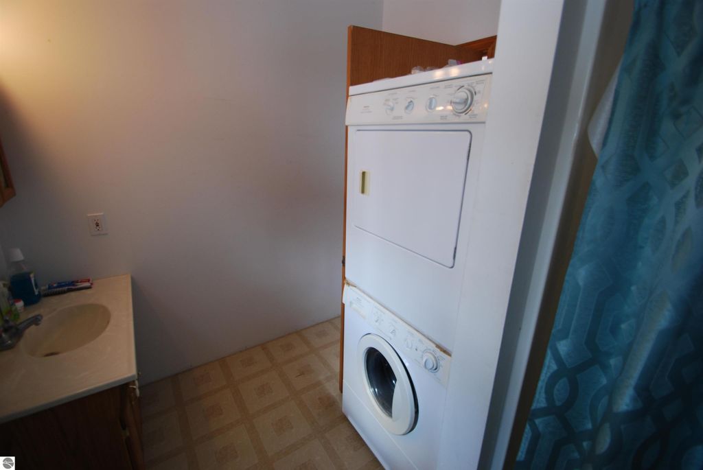 Image 15 of property listing at 2745 Horseshoe Lake Road, West Branch, MI 48661