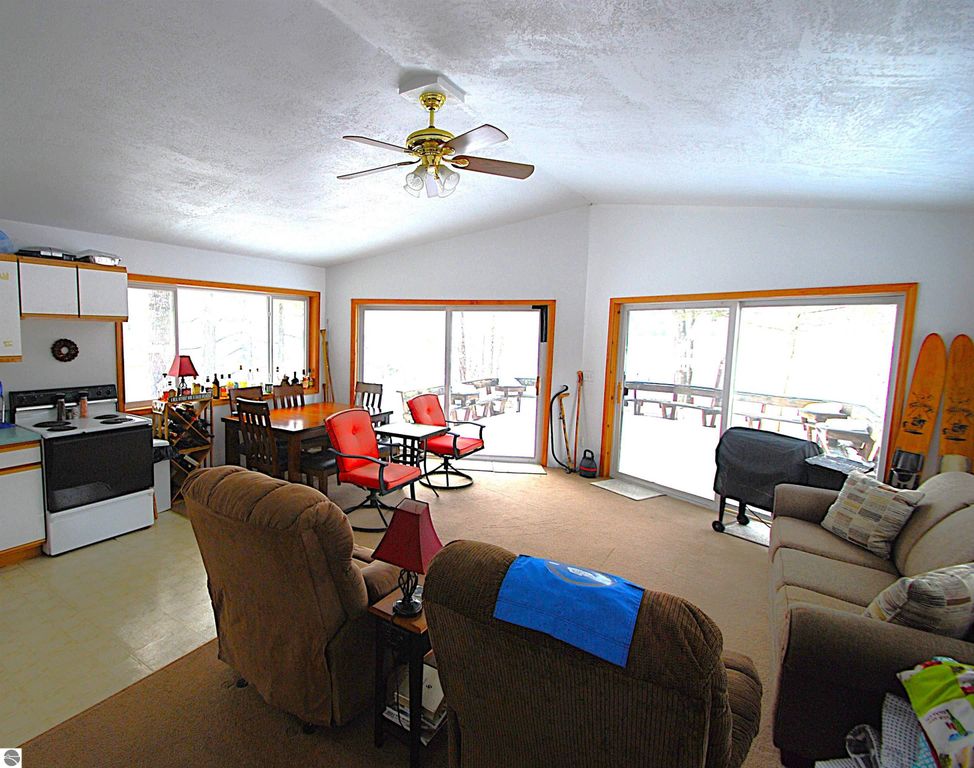 Image 9 of property listing at 2745 Horseshoe Lake Road, West Branch, MI 48661