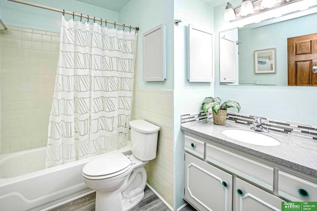 9544 Sprague Street, Omaha, NE 68134